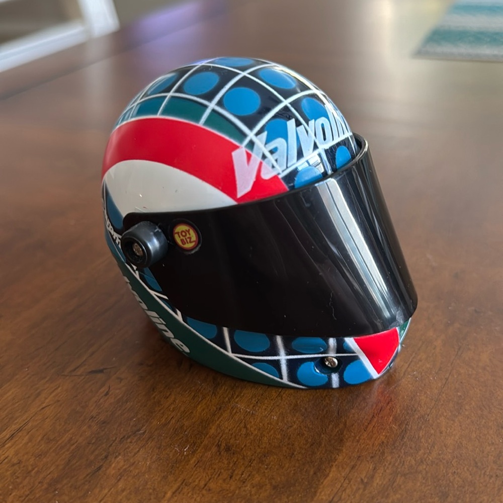 2/$5 Valvoline Mini Car/Helmet
